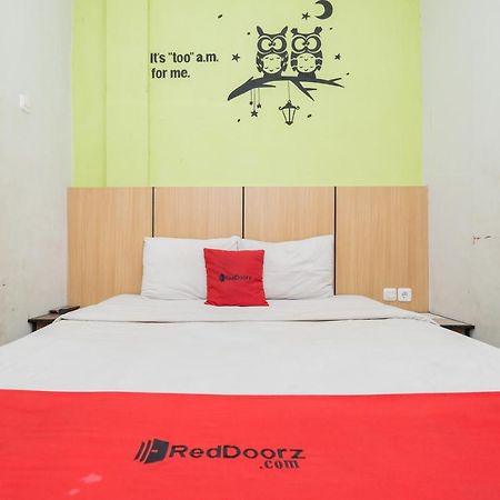 Reddoorz @ Darmo Surabaya Hotel Ngoại thất bức ảnh