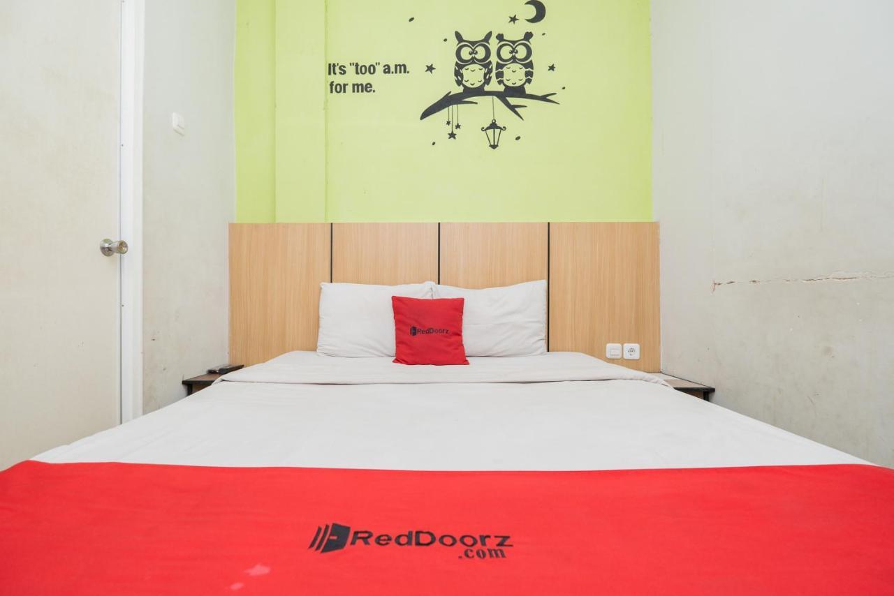 Reddoorz @ Darmo Surabaya Hotel Ngoại thất bức ảnh