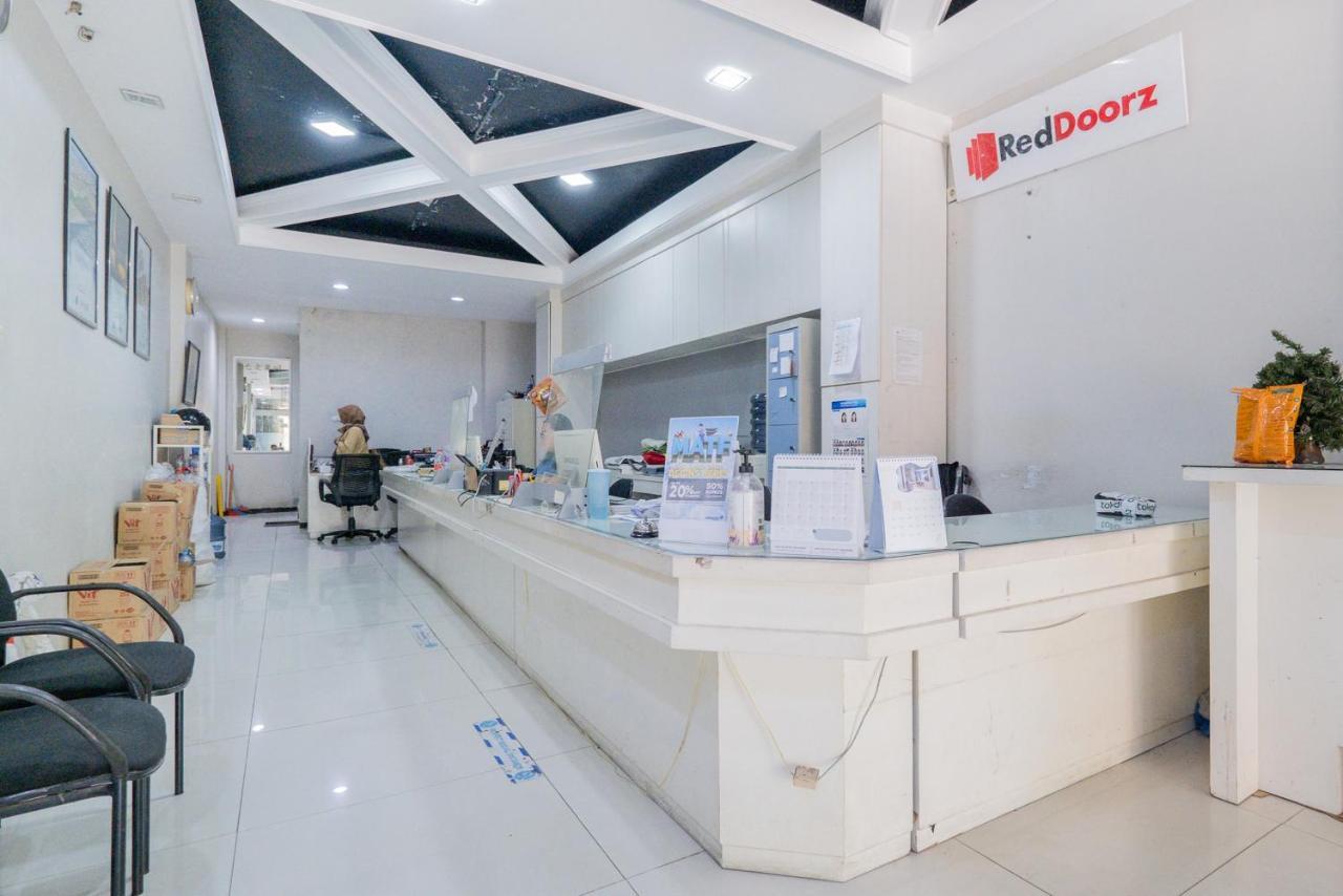 Reddoorz @ Darmo Surabaya Hotel Ngoại thất bức ảnh